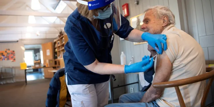 Una de cada 3 personas mayores de 65 años padecen una secuela después del COVID-19