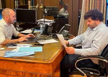 Acuerdo con el FMI: Chodos empezó el contacto con los líderes parlamentarios del FdT en busca de los votos