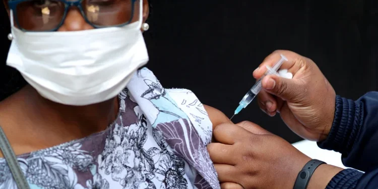 Los casos de coronavirus en Estados Unidos bajaron un 64% en las últimas dos semanas