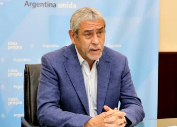 Ferraresi aseguró que el acuerdo con el FMI “no cambiará las políticas de vivienda” del Gobierno