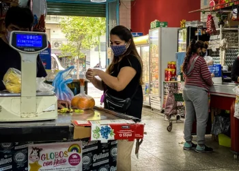 El Gobierno prevé un piso de inflación de 40% para 2022 y admite que podría ser más alta