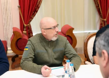 Ucrania y Rusia se reunieron en un palacio bielorruso: Kiev exigió el retiro total de las tropas invasoras