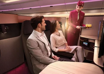 La aerolínea que patrocina al Mundial quiere emplear a argentinos dispuestos a emigrar: qué perfiles busca y cuánto paga