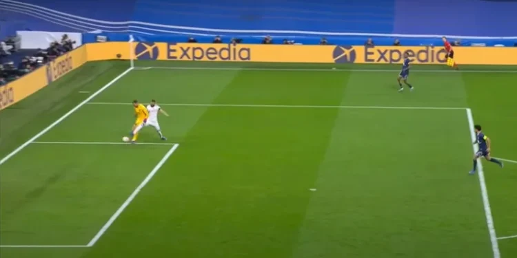 La lupa sobre la polémica que cambió la serie de Champions League entre Real Madrid y PSG: ¿hubo falta de Benzema a Donnarumma en el primer gol?