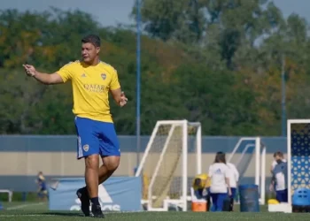 La postura que tomó Riquelme tras los actos de indisciplina de Almendra y Varela en Boca Juniors