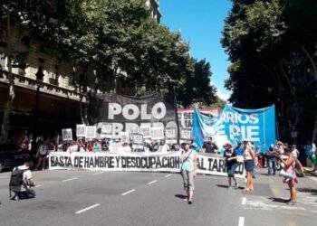 Tras el acampe, continúan las protestas en la 9 de Julio frente a Desarrollo Social y Trabajo