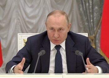 Putin dijo que si no consigue sus objetivos “por la negociación”, será “por la guerra”