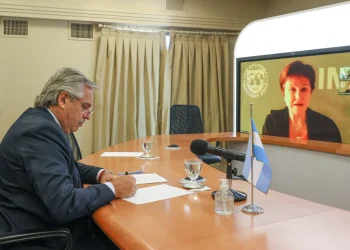 El Gobierno cree tener los votos para aprobar el acuerdo con el FMI en el Senado pero aguarda por los movimientos políticos de Cristina Kirchner