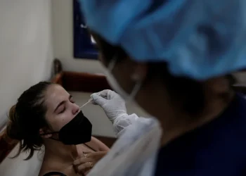 Brasil confirmó los primeros dos casos de la variante Deltacron del coronavirus