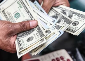 Los dólares negociados en la Bolsa bajaron al mínimo en cuatro meses y ya son más baratos que el dólar “ahorro”