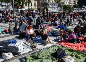 El Gobierno se reunirá hoy con los movimientos sociales más duros para lograr una tregua