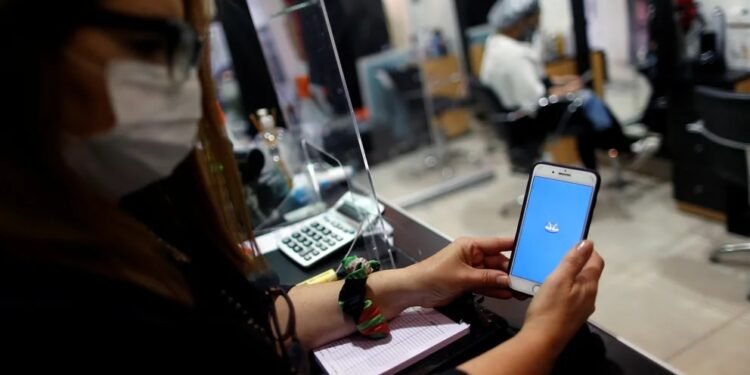 Más de 5 millones de argentinos invierten el saldo de su billetera de Mercado Pago