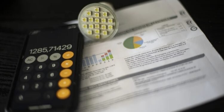 Quita de subsidios: el Gobierno publicó los nuevos cuadros tarifarios de Edenor y Edesur