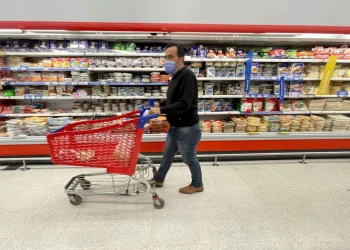 Inflación: por la cantidad de pesos en la calle y la brecha cambiaria, los analistas advierten que la suba de precios tiene un piso de 90% para el año