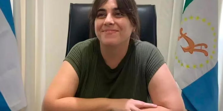 Una ministra de Capitanich fue picada por una víbora tras un acto con Alberto Fernández