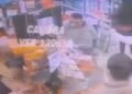 Una mujer discutió con un cajero, su marido lo noqueó y después destruyó el supermercado