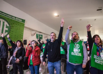 El Gobierno otorga un aumento de 23% por dos meses a los empleados estatales