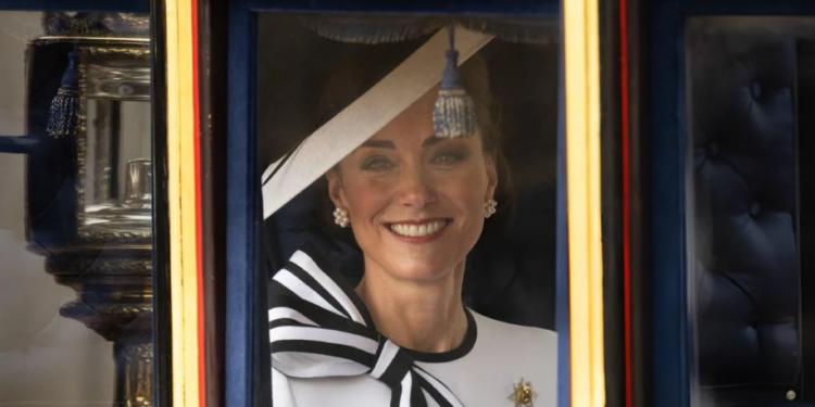 Kate Middleton se muestra por primera vez en público desde que le diagnosticaron cáncer