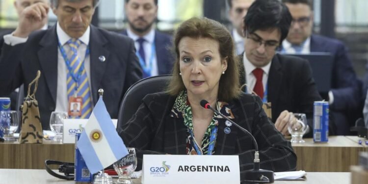 Desde Cancillería Diana Mondino anunció que España vuelve a mandar un embajador a la Argentina