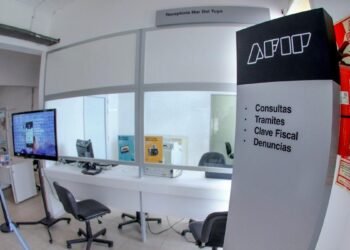 Comienzan las protestas y movilizaciones tras el cierre de la AFIP