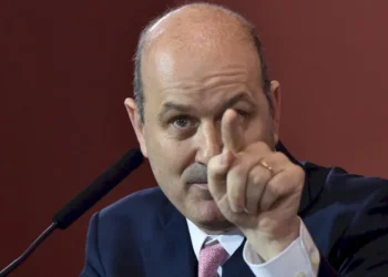El gobierno busca reducir empleados públicos y puso plazo para las intimaciones