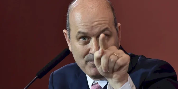 El gobierno busca reducir empleados públicos y puso plazo para las intimaciones