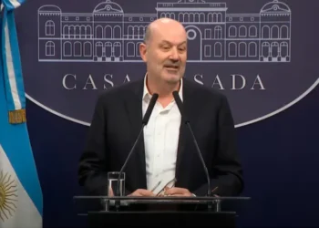 Federico Sturzenegger anunció la eliminación de los cargos hereditarios en la administración pública