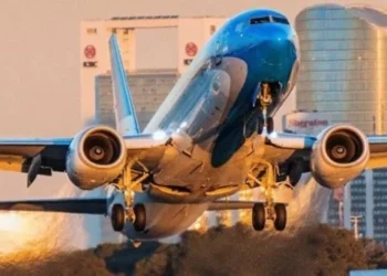 Aerolíneas Argentinas: Lombardi dijo la privatización de Aerolíneas serviría para “que la Argentina esté mejor conectada, que podamos volar más barato, mucho más y con más frecuencia”