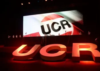 El bloque de la Unión Cívica Radical se separa en dos bancadas y ya oficializó su nuevo nombre: “Democracia para Siempre”