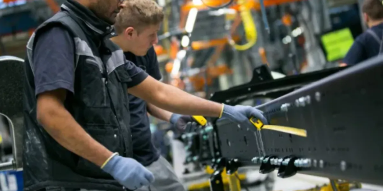 El Gobierno busca eliminar aportes obligatorios que deben hacer las pymes a las cámaras de comercio: son $4 mil millones por mes