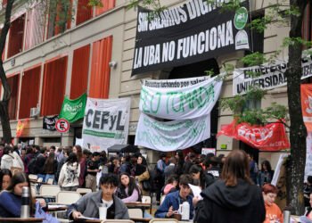 Siguen las tomas en varias facultades de la UBA