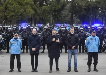 El jefe de Gobierno porteño Jorge Macri presentó un grupo especial de policías mujeres para intervenir en manifestaciones