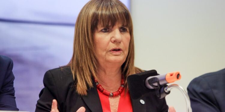 La ministra de Seguridad Patricia Bullrich aseguró que si Aerolíneas Argentinas es un problema “dejará de funcionar”