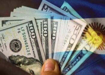 ¿Se viene la dolarización? Las tres alertas que señala uno de economistas más consultados en la city