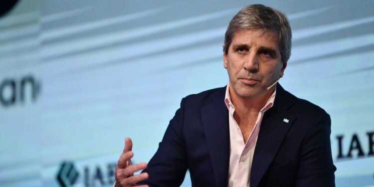 El ministro Luis Caputo adelantó que nuevamente habrá superávit financiero en octubre.