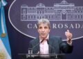 El Ministro de Economía Luis Caputo celebró el superávit de $523.398 millones y se comparó con Massa
