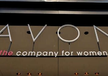 La empresa de Cosmética Avon cierra su planta en San Fernando  y deja a 300 empleados sin poder trabajar