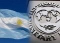 El Fondo Monetario Internacional (FMI) quiere que Argentina devalué en el 2025 pero el gobierno analiza no cumplir con el plan pactado