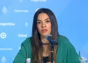 Echaron a la subsecretaria de Turismo, Yanina Martínez, por vacacionar en Londres