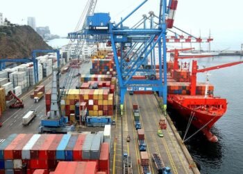 Se espera un abultado superávit comercial de bienes -base devengado-, aunque menor al de 2024