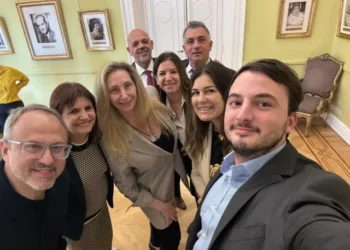 La Libertad Avanza acelera el “operativo caza” y seduce a mas intendentes