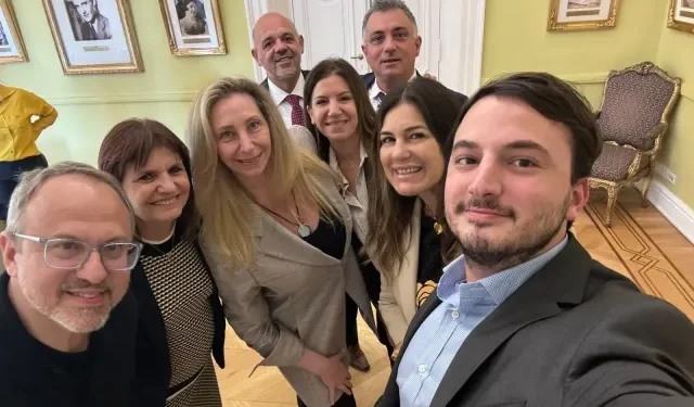La Libertad Avanza acelera el “operativo caza” y seduce a mas intendentes