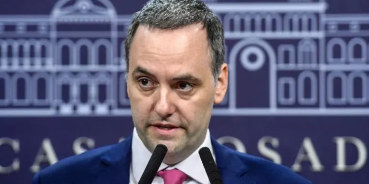 El regreso del vocero: vuelven las conferencias de Manuel Adorni después de una pausa de un mes