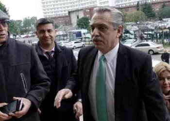 Causa Seguros: Alberto Fernández se presentó en Comodoro Py