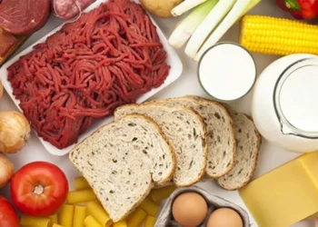 Picos negativos históricos, en 2024 el consumo de leche cayó 9,1%; el de carne vacuna 3,4% y el de yerba mate 9,2%