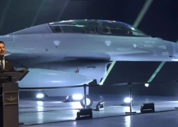 En el acto de presentación del F-16, Luis Petri fustigó al kirchnerismo