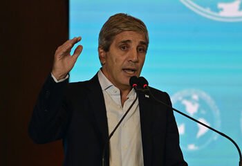 Luis Caputo: “La solución es que bajen los precios, no devaluar”