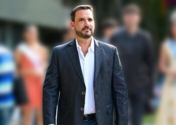 En Escobar, Ariel Sujarchuk encabezó un panel sobre Inteligencia Artificial y educación con expertos