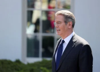 Milei recibe al secretario del Tesoro de EEUU en reunión oficial