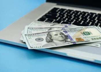 Guerra de aranceles pone en jaque al dólar